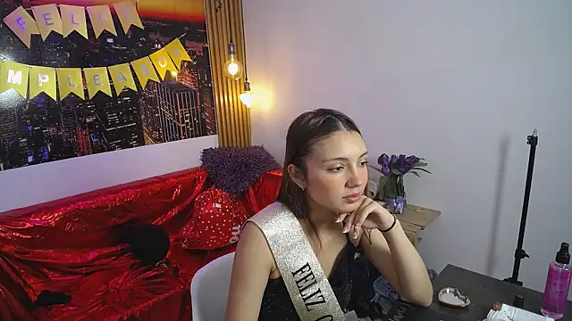 Arianaa Toro online show from 17, 10, 2025