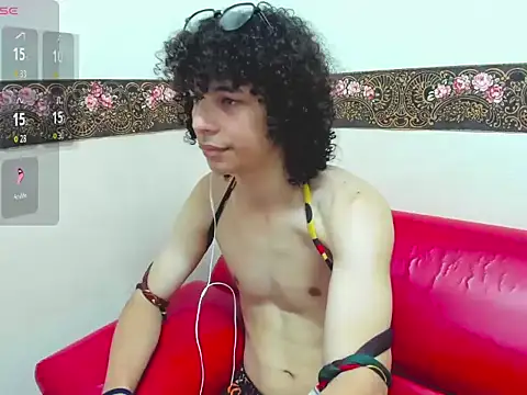 Snapshot of Mike_Miiller_ chatting on 28, 10, 2025 Mike Miiller online show from 28, 10, 2025