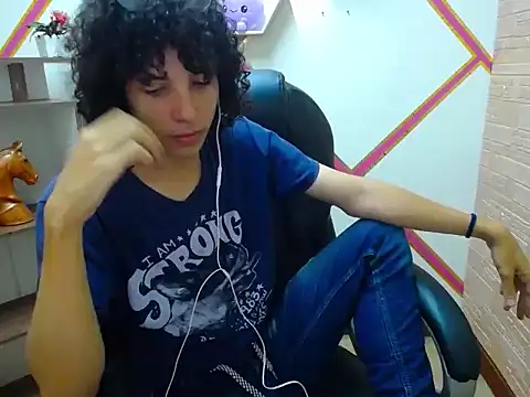 Snapshot of Mike_Miiller_ chatting on 29, 10, 2025 Mike Miiller online show from 29, 10, 2025