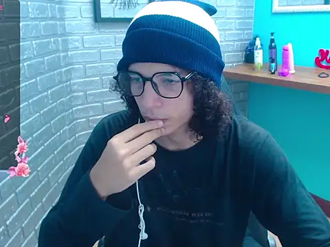 Snapshot of Mike_Miiller_ chatting on 6, 11, 2025 Mike Miiller online show from 6, 11, 2025