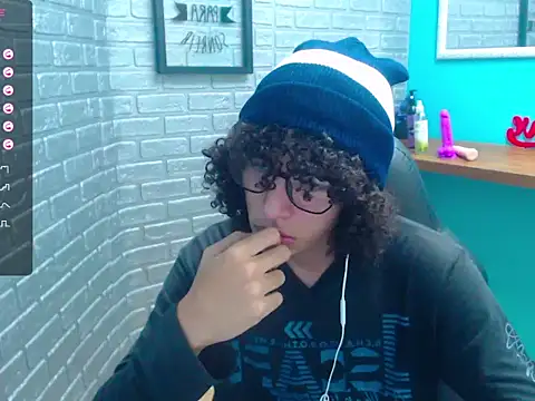 Snapshot of Mike_Miiller_ chatting on 7, 11, 2025 Mike Miiller online show from 7, 11, 2025