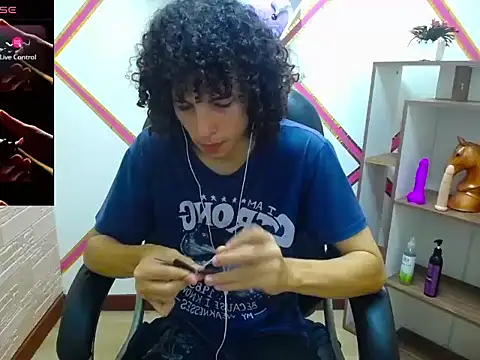 Snapshot of Mike_Miiller_ chatting on 18, 11, 2025 Mike Miiller online show from 18, 11, 2025