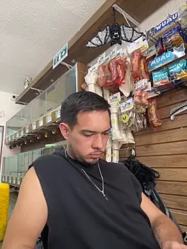 Snapshot of Leonardmoppet chatting on 22, 10, 2025 Leonardmoppet online show from 22, 10, 2025