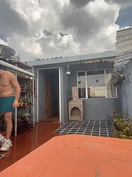 Snapshot of Leonardmoppet chatting on 23, 10, 2025 Leonardmoppet online show from 23, 10, 2025