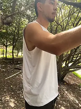 Snapshot of Leonardmoppet chatting on 23, 11, 2025 Leonardmoppet online show from 23, 11, 2025