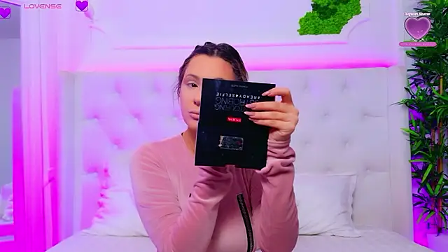 AriannaSins online show from 6, 2, 2026