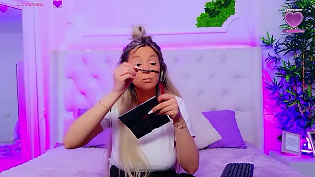 AriannaSins online show from 13, 3, 2026