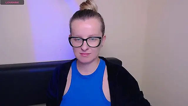 AllaLeomz online show from 16, 10, 2025