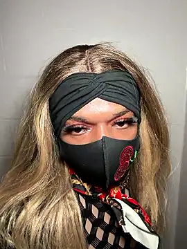 sissy diorcd online show from 18, 11, 2025