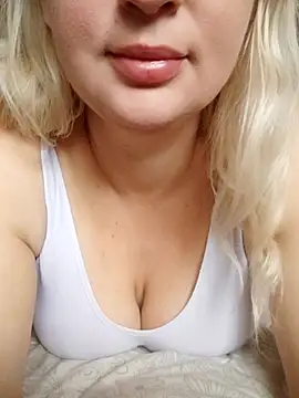 Snapshot of PaigexLynn chatting on 12, 11, 2025 PaigexLynn online show from 12, 11, 2025