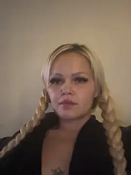 CherryXOX- online show from 4, 11, 2025