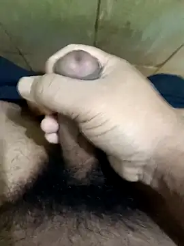 Snapshot of muster121 chatting on 15, 12, 2025 muster121 online show from 15, 12, 2025