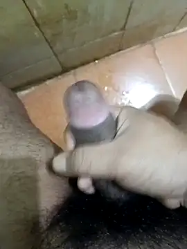 Snapshot of muster121 chatting on 17, 12, 2025 muster121 online show from 17, 12, 2025