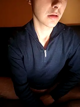 esmermoon online show from 5, 2, 2026