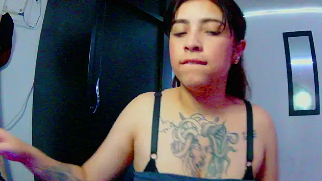 adri gomez1 online show from 12, 11, 2025