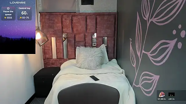 Rachel  Jonees online show from 18, 10, 2025