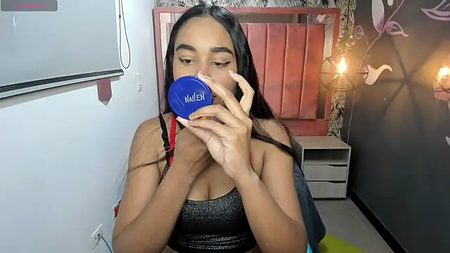 Rachel  Jonees online show from 3, 12, 2025