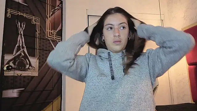 Snapshot of moon_winy chatting on 24, 11, 2025 moon winy online show from 24, 11, 2025