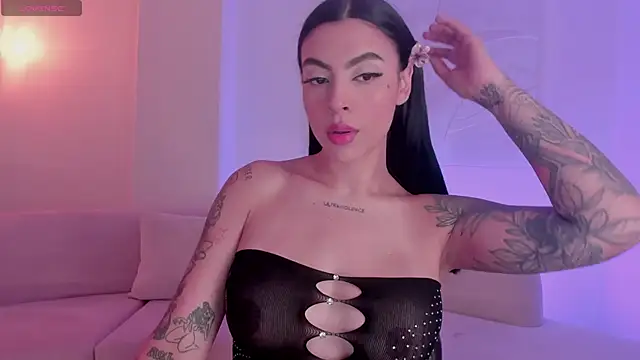 Snapshot of ChristineFord_ chatting on 31, 10, 2025 ChristineFord online show from 31, 10, 2025