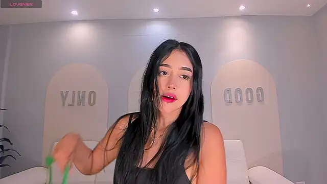 Snapshot of ScarlettBlaze_ chatting on 5, 5, 2026 ScarlettBlaze online show from 5, 5, 2026
