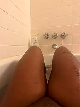 Snapshot of miiyagoods chatting on 17, 10, 2025 miiyagoods online show from 17, 10, 2025