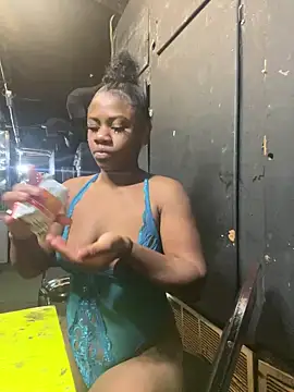 Snapshot of miiyagoods chatting on 17, 12, 2025 miiyagoods online show from 17, 12, 2025