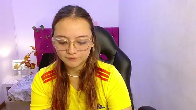 Red Lola  online show from 16, 10, 2025