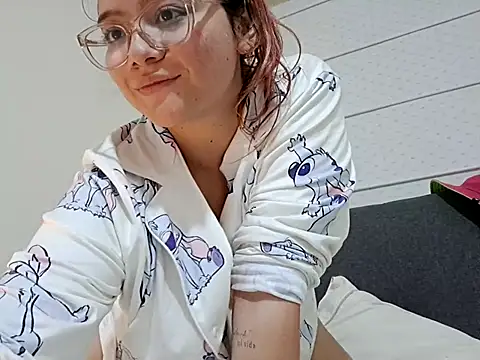 Red Lola  online show from 19, 10, 2025