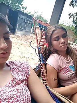 2Hot Queens online show from 19, 10, 2025