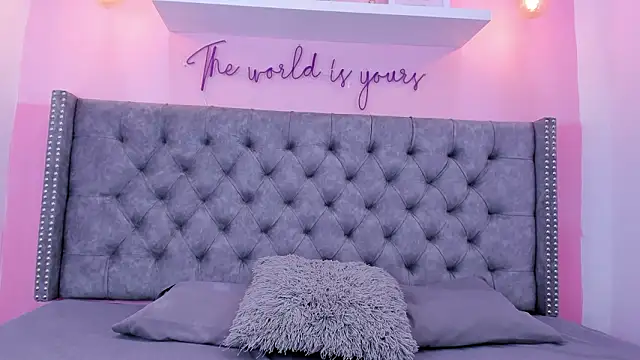 Sophiia 77 online show from 9, 2, 2026