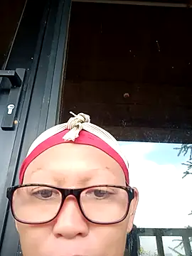 nui-show online show from 18, 10, 2025