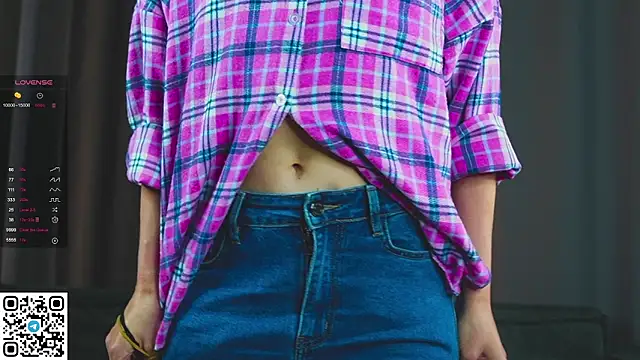 Snapshot of FoxFever chatting on 22, 11, 2025 FoxFever online show from 22, 11, 2025