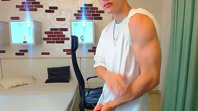 Snapshot of BradyFlint chatting on 19, 10, 2025 BradyFlint online show from 19, 10, 2025