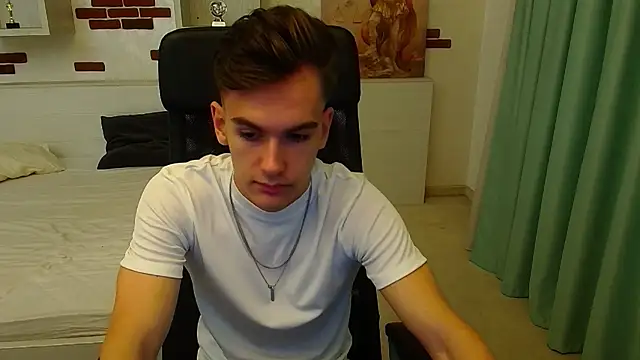 Snapshot of BradyFlint chatting on 21, 10, 2025 BradyFlint online show from 21, 10, 2025