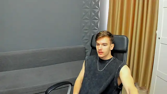 Snapshot of BradyFlint chatting on 15, 4, 2026 BradyFlint online show from 15, 4, 2026