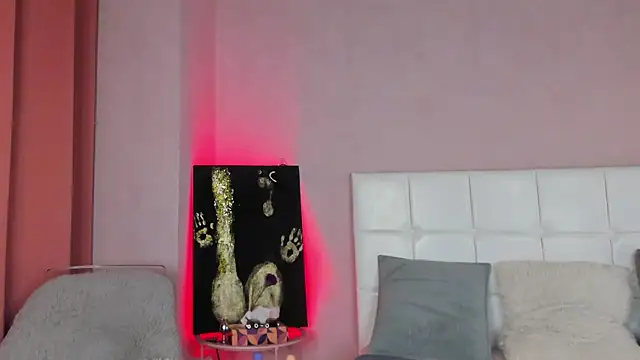 Snapshot of IzieCarter chatting on 25, 11, 2025 IzieCarter online show from 25, 11, 2025