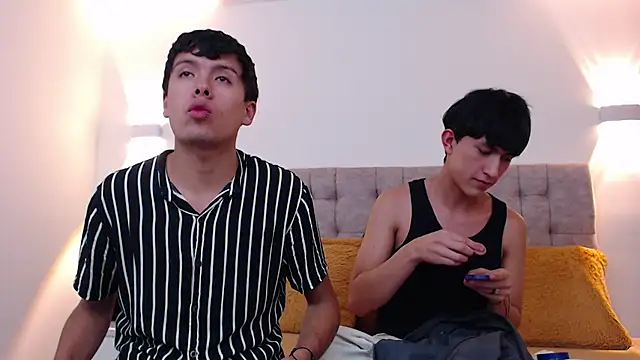 hoot booys  online show from 14, 11, 2025