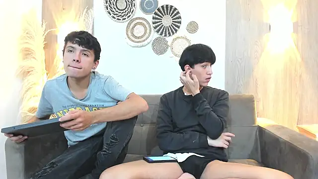 hoot booys  online show from 21, 11, 2025