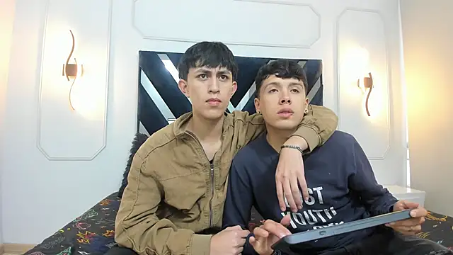 hoot booys  online show from 22, 12, 2025