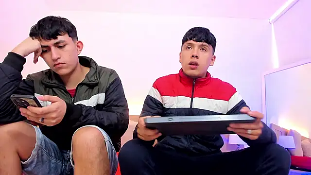 hoot booys  online show from 17, 2, 2026