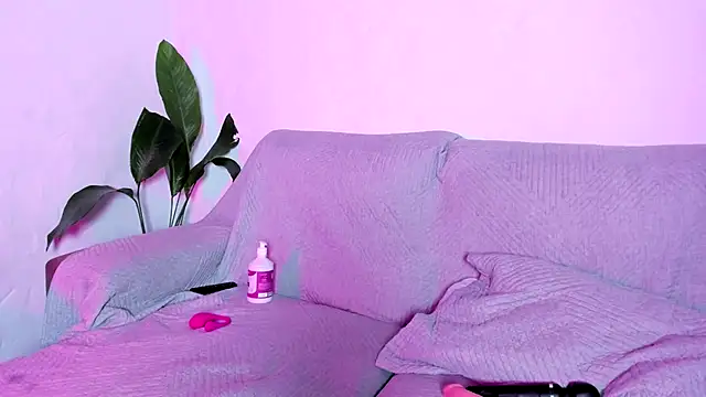 Elli Chique online show from 1, 12, 2025