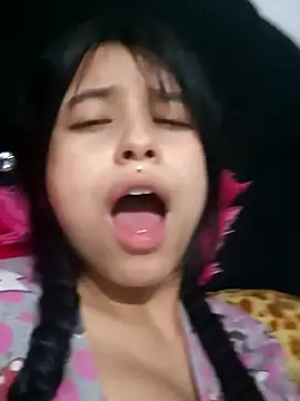 petite coral online show from 13, 1, 2026