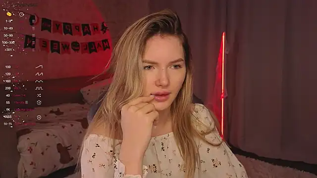 Snapshot of EvelynSin chatting on 1, 11, 2025 EvelynSin online show from 1, 11, 2025