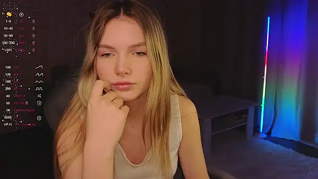 Snapshot of EvelynSin chatting on 30, 11, 2025 EvelynSin online show from 30, 11, 2025