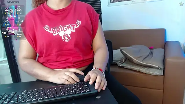 Snapshot of miel_alisha chatting on 14, 5, 2026 miel alisha online show from 14, 5, 2026