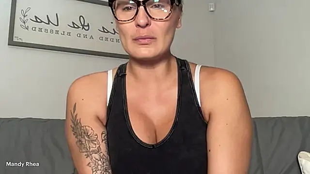 Snapshot of Mandyrheaa chatting on 23, 10, 2025 Mandyrheaa online show from 23, 10, 2025