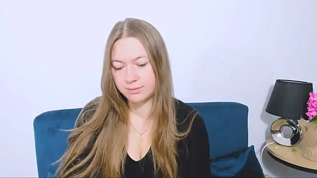 LeaNaughty online show from 24, 11, 2025