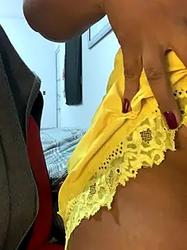 Snapshot of NatashaAzura chatting on 16, 10, 2025 NatashaAzura online show from 16, 10, 2025