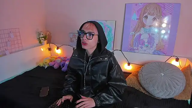 Strawberry Kitty  online show from 3, 11, 2025