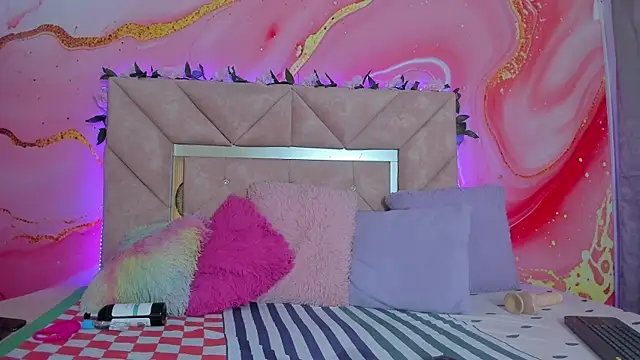 mia  blaze   online show from 7, 11, 2025